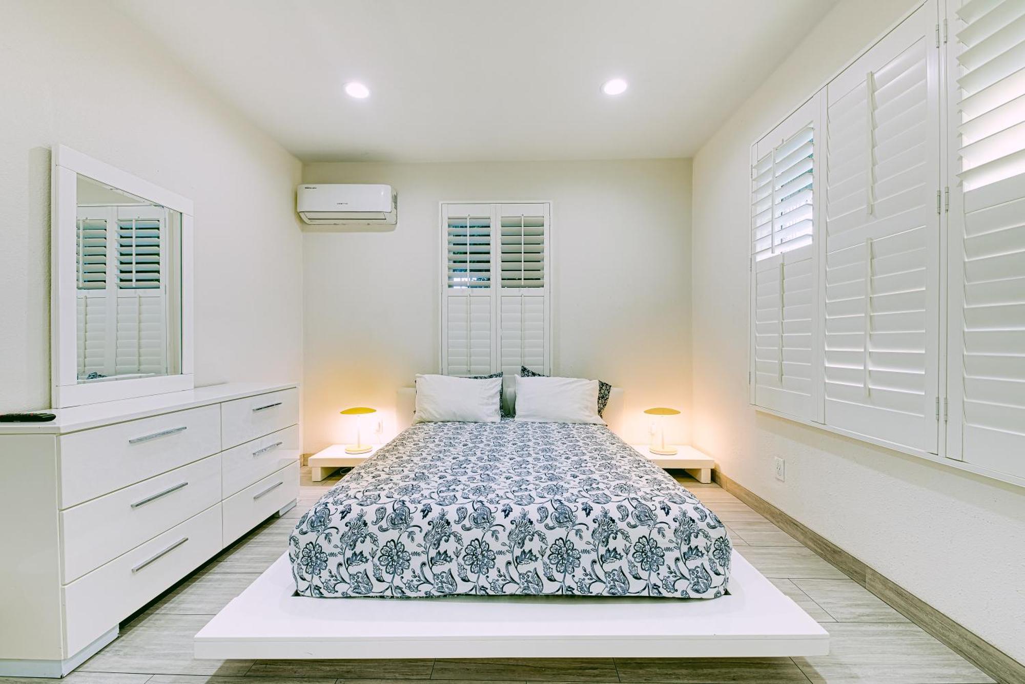 Stylish Modern Home, Ac, Parking & Near Fwys Santa Ana Exterior foto