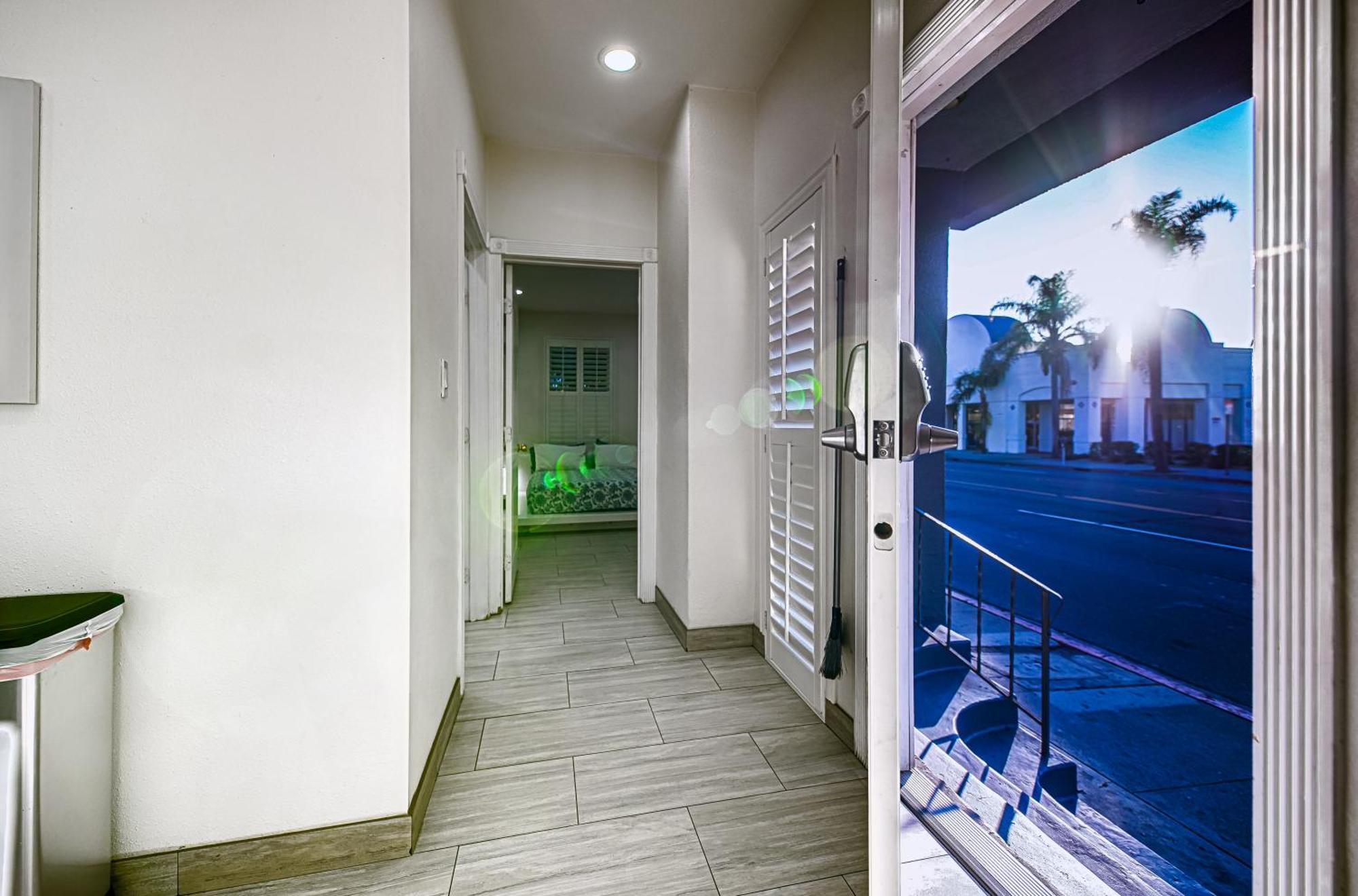 Stylish Modern Home, Ac, Parking & Near Fwys Santa Ana Exterior foto